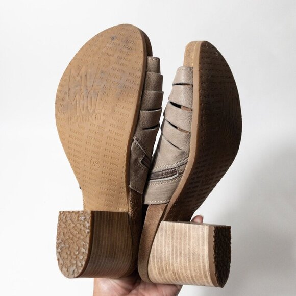 Miz Mooz Maddie Leather Heeled Sandals With Side Zipper & Tassel Accents Size 7. - Picture 4 of 12